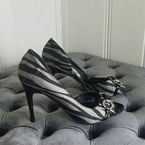 🚨🦓Carlos Peep toe Heels🦓🚨